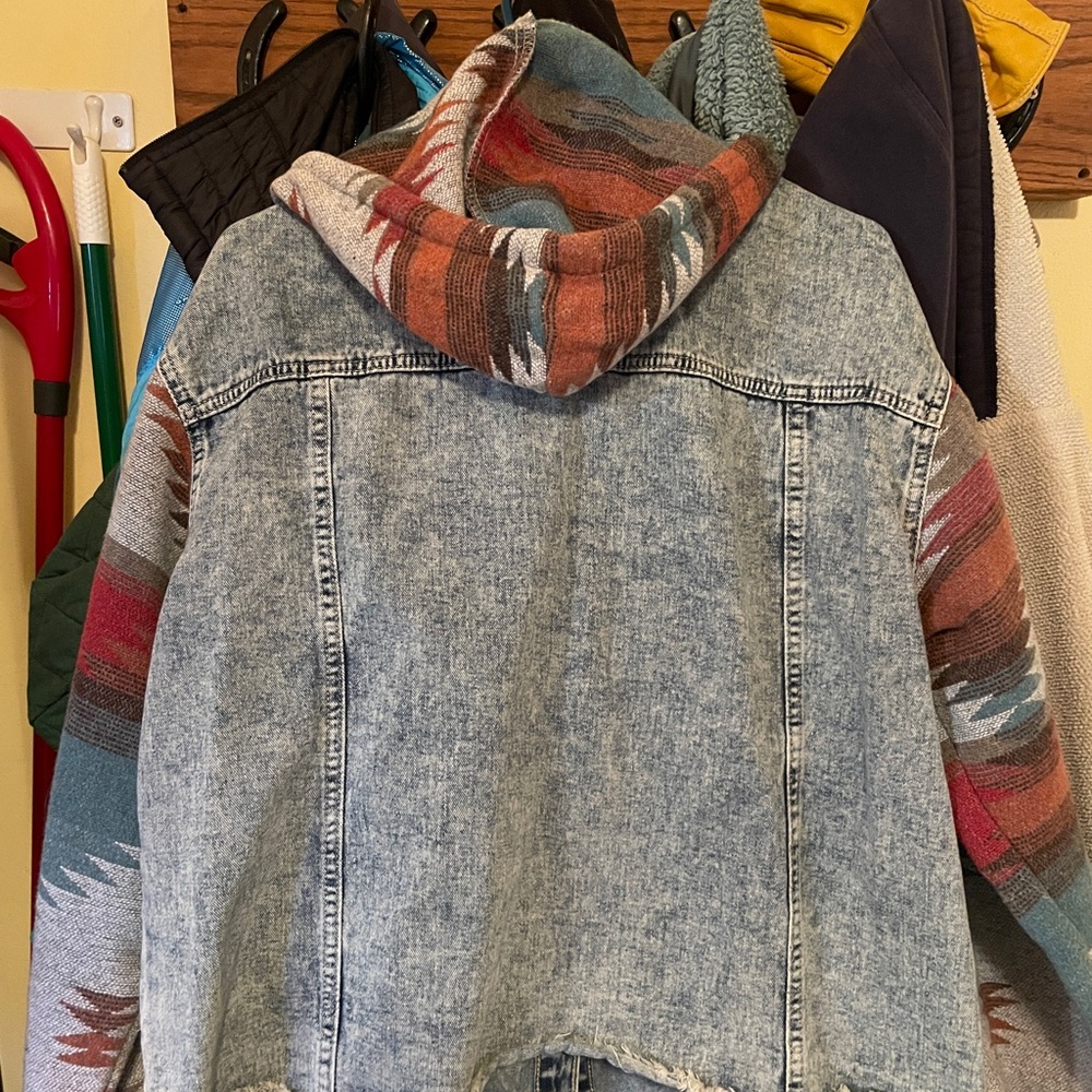 Denim Jacket With Patterned Sleeves - image 4